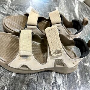 New North Face Hedgehog Sandals – Women’s Size 8